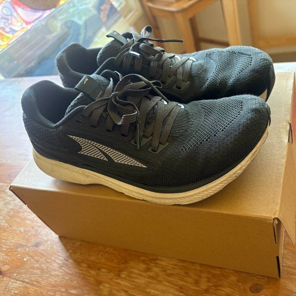 Escalante 3 Road-Running Shoes - Women's Size 9